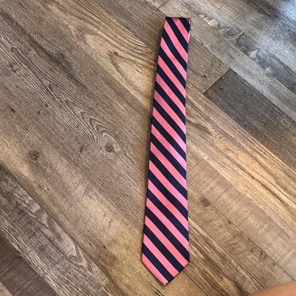 Chaps Vibrant Pink and Black Striped Tie - Picture 1 of 4